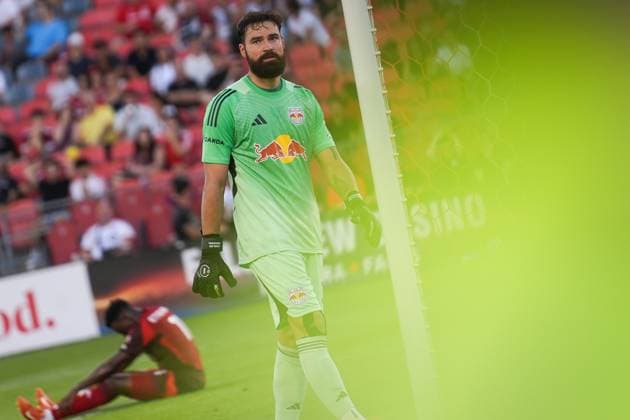 Toronto FC v New York Red Bulls - Major League Soccer MLS, Fussball Herren, USA TORONTO, CANADA - JUNE 25 : Carlos Coronel of New York Red Bulls during MLS League match between Toronto FC and New York Red Bulls at BMO Field in Toronto, Canada on June 25, 2025. Mert Alper Dervis Anadolu Toronto Canada. Editorial use only. Please get in touch for any other usage.  Copyright: x2025xAnadoluxMertxAlperxDervisx