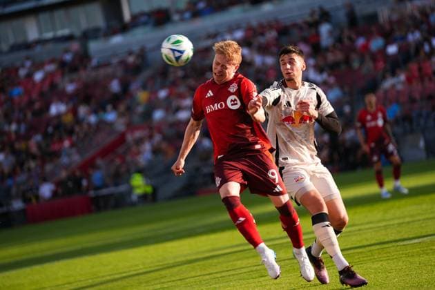 Toronto FC v New York Red Bulls - Major League Soccer MLS, Fussball Herren, USA TORONTO, CANADA - JUNE 25 : Ola Brynhildsen of Toronto FC in action during MLS League match between Toronto FC and New York Red Bulls at BMO Field in Toronto, Canada on June 25, 2025. Mert Alper Dervis Anadolu Toronto Canada. Editorial use only. Please get in touch for any other usage.  Copyright: x2025xAnadoluxMertxAlperxDervisx