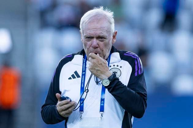 UEFA U21, U 21 Europameisterschaft, Halbfinale: Deutschland - Frankreich; 25.06.2025 Hermann Gerland bei der UEFA U21-Europameisterschaft vor dem Halbfinalspiel Deutschland - Frankreich, am 25.06.2025, Kosice Football Arena, Kosice, Slowakei Copyright: xBEAUTIFULxSPORTS Meuselx