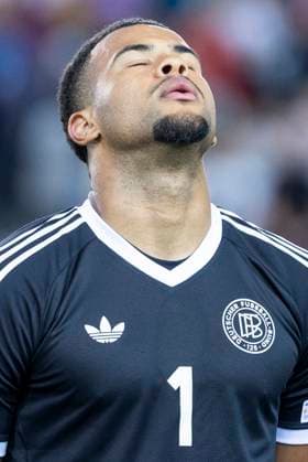UEFA U21, U 21 Europameisterschaft, Halbfinale: Deutschland - Frankreich; 25.06.2025 Noah Atubolu (Deutschland, 1) bei der UEFA U21-Europameisterschaft vor dem Halbfinalspiel Deutschland - Frankreich, am 25.06.2025, Kosice Football Arena, Kosice, Slowakei *** UEFA U21 European Championship, semi-final Germany France 25 06 2025 Noah Atubolu Germany, 1 at the UEFA U21 European Championship before the semi-final match Germany France, on 25 06 2025, Kosice Football Arena, Kosice, Slovakia Copyright: xBEAUTIFULxSPORTS Meuselx