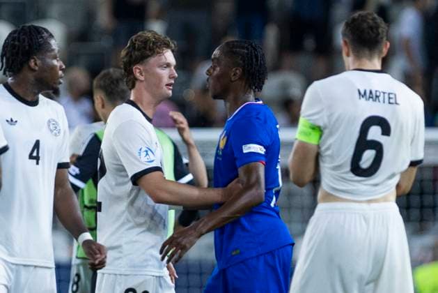 UEFA U21, U 21 Europameisterschaft, Halbfinale: Deutschland - Frankreich; 25.06.2025 Paul Wanner (Deutschland, 22) mit Mathys Tel (Frankreich, 7) bei der UEFA U21-Europameisterschaft im Halbfinalspiel Deutschland - Frankreich, am 25.06.2025, Kosice Football Arena, Kosice, Slowakei Copyright: xBEAUTIFULxSPORTS Meuselx