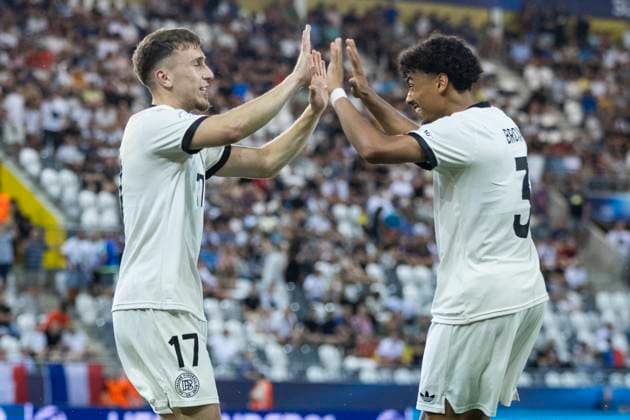 UEFA U21, U 21 Europameisterschaft, Halbfinale: Deutschland - Frankreich; 25.06.2025 Brajan Gruda (Deutschland, 17) jubelt mit Nathaniel Brown (Deutschland, 3) bei der UEFA U21-Europameisterschaft im Halbfinalspiel Deutschland - Frankreich, am 25.06.2025, Kosice Football Arena, Kosice, Slowakei Copyright: xBEAUTIFULxSPORTS Meuselx