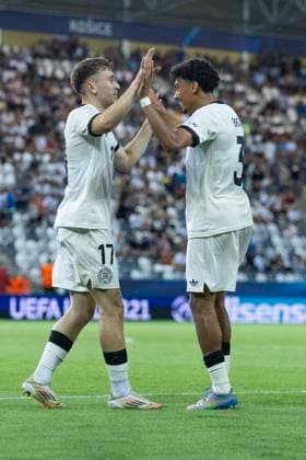 UEFA U21, U 21 Europameisterschaft, Halbfinale: Deutschland - Frankreich; 25.06.2025 Brajan Gruda (Deutschland, 17) jubelt mit Nathaniel Brown (Deutschland, 3) bei der UEFA U21-Europameisterschaft im Halbfinalspiel Deutschland - Frankreich, am 25.06.2025, Kosice Football Arena, Kosice, Slowakei Copyright: xBEAUTIFULxSPORTS Meuselx