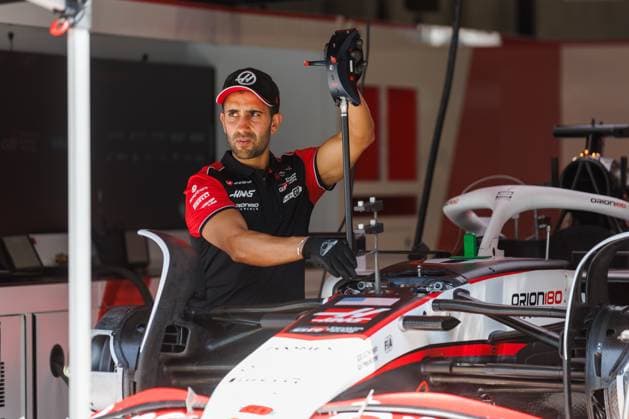 Mechaniker bei Haas bereiten die Fahrzeuge vor, Grosser Preis von Oesterreich, Motorsport, Formel 1, Saison 2025, 26.06.2025 Grosser Preis von Oesterreich, Motorsport, Formel 1, Saison 2025, 26.06.2025 Copyright: xEibner-Pressefoto AlexanderxNeisx EP_ANS