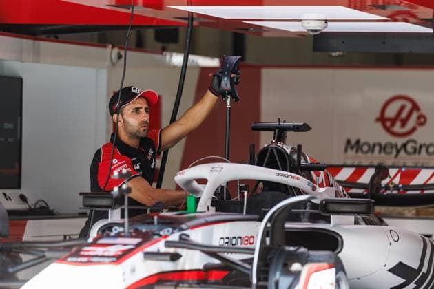 Mechaniker bei Haas bereiten die Fahrzeuge vor, Grosser Preis von Oesterreich, Motorsport, Formel 1, Saison 2025, 26.06.2025 Grosser Preis von Oesterreich, Motorsport, Formel 1, Saison 2025, 26.06.2025 Copyright: xEibner-Pressefoto AlexanderxNeisx EP_ANS