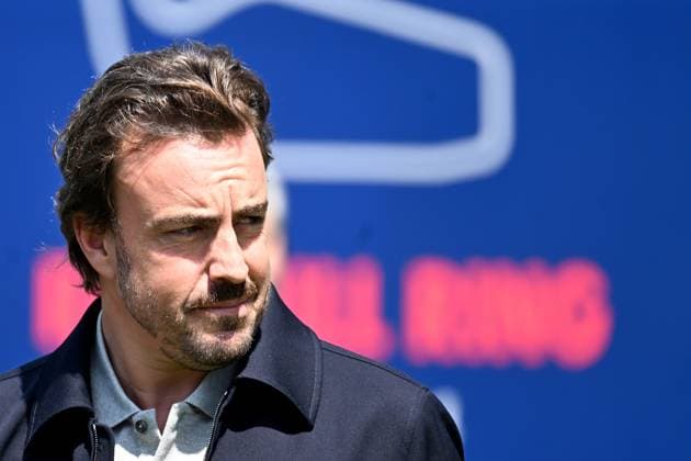 26.06.2025, xsvx, Motorsport FIA Formel 1, Grand Prix von Österreich v.l. Fernando Alonso (Aston Martin) Startnummer 14 (FIA REGULATIONS PROHIBIT ANY USE OF PHOTOGRAPHS as IMAGE SEQUENCES and or QUASI-VIDEO) Zeltweg-Spielberg