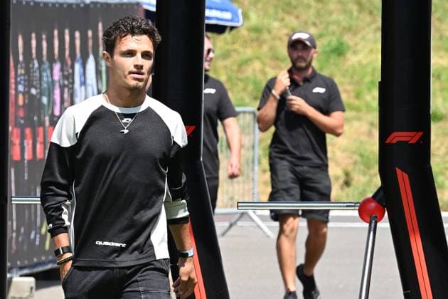 26.06.2025, xsvx, Motorsport FIA Formel 1, Grand Prix von Österreich v.l. Lando Norris (McLaren) Startnummer 04 (FIA REGULATIONS PROHIBIT ANY USE OF PHOTOGRAPHS as IMAGE SEQUENCES and or QUASI-VIDEO) Zeltweg-Spielberg