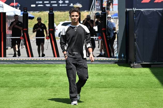26.06.2025, xsvx, Motorsport FIA Formel 1, Grand Prix von Österreich v.l. Lando Norris (McLaren) Startnummer 04 (FIA REGULATIONS PROHIBIT ANY USE OF PHOTOGRAPHS as IMAGE SEQUENCES and or QUASI-VIDEO) Zeltweg-Spielberg