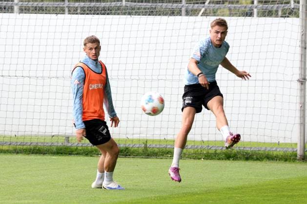 DEU, DFL, 2. FBL Hertha BSC, Training, 26.06.2025, Sportforum, Berlin, DEU, DFL, 2. FBL Hertha BSC, Training, im Bild Marten Winkler (Hertha BSC Berlin 22), Michael Cuisance (Hertha BSC Berlin 27) DFL - regulations prohibit any use of Photographs as image sequences and or quasi-video