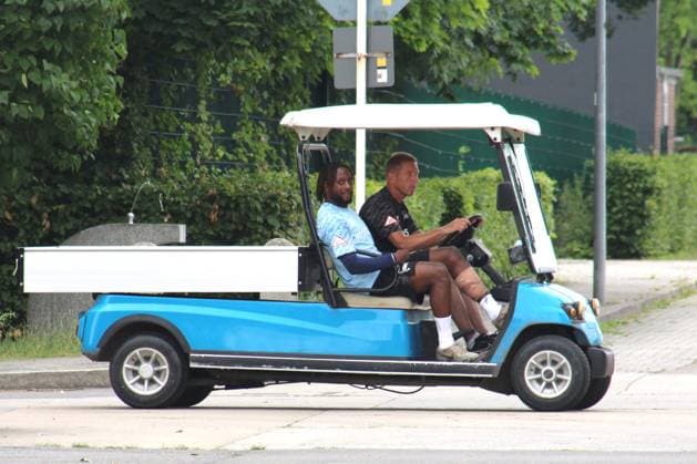 Sport Bilder des Tages DEU, DFL, 2. FBL Hertha BSC, Training, 26.06.2025, Sportforum, Berlin, DEU, DFL, 2. FBL Hertha BSC, Training, im Bild Deyovaisio Zeefuik (Hertha BSC Berlin 42) verletzt DFL - regulations prohibit any use of Photographs as image sequences and or quasi-video