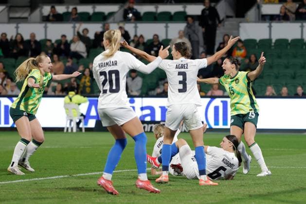 SOCCER AUSTRALIA SLOVENIA, Emily Gielnik (right) of Australia celebrates after scoring a goal during the Women s friendly soccer match between Australia and Slovenia at HBF Park in Perth, Thursday, June 26, 2025. ( NO ARCHIVING Perth Western Australia Australia  Copyright: xRichardxWainwrightx 20250626135800044140