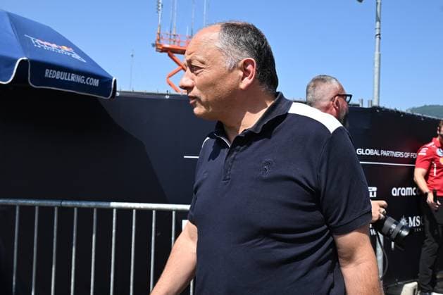 26.06.2025, xsvx, Motorsport FIA Formel 1, Grand Prix von Österreich v.l. Ankunft Teamchef Frederic Fred Vasseur (Scuderia Ferrari) (FIA REGULATIONS PROHIBIT ANY USE OF PHOTOGRAPHS as IMAGE SEQUENCES and or QUASI-VIDEO) Zeltweg-Spielberg