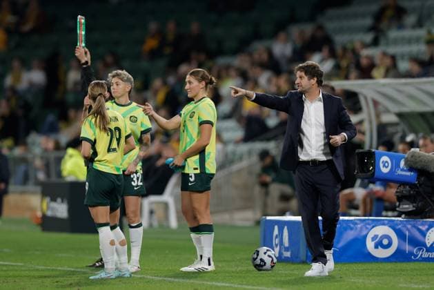 SOCCER AUSTRALIA SLOVENIA, Joe Montemurro, head coach of of Australia is seen during the Women s friendly soccer match between Australia and Slovenia at HBF Park in Perth, Thursday, June 26, 2025. ( NO ARCHIVING Perth Western Australia Australia  Copyright: xRichardxWainwrightx 20250626180674922120