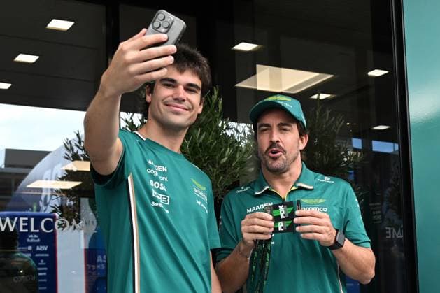 26.06.2025, xsvx, Motorsport FIA Formel 1, Grand Prix von Österreich v.l. Lance Stroll (Aston Martin) Startnummer 18 und Fernando Alonso (Aston Martin) Startnummer 14 Aramco (FIA REGULATIONS PROHIBIT ANY USE OF PHOTOGRAPHS as IMAGE SEQUENCES and or QUASI-VIDEO) Zeltweg-Spielberg