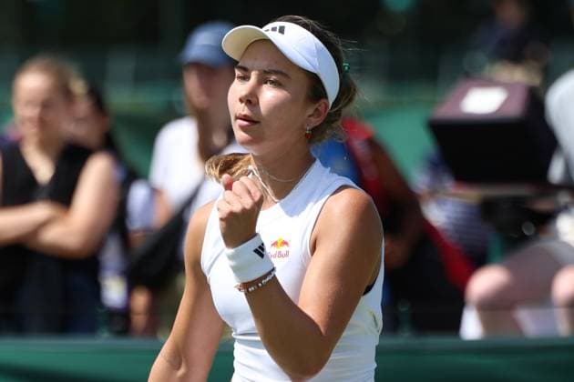June 26, 2025, London, Celestynow, United Kingdom: IVA JOVIC of USA during the match against K. Kawa of Poland in the third round of qualification of Championships 2025 at Wimbledon AELTC in London. London United Kingdom - ZUMAc278 20250626_zsp_c278_004 Copyright: xMarcinxCholewinskix