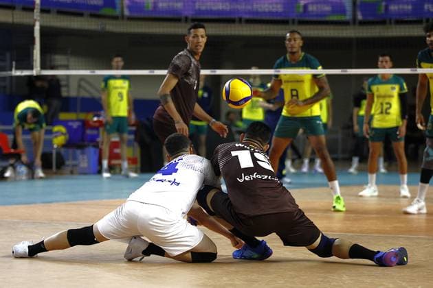 Sport Themen der Woche KW26 RECORD DATE NOT STATED Match between brazil and venezuela Betim (MG), 06 25 2025 - Men s volleyball Brazil national team, Nationalteam x Venezuela national team - Venezuela s defense during the 2nd match of the single phase of the men s volleyball Copa America - held at the Divino Braga gym, this Wednesday (25). Minas Gerais Brasil Copyright: xEvandroxOliveirax