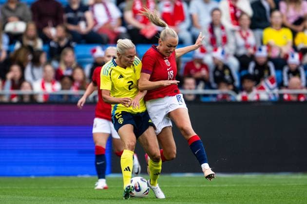 250626 Jonna Andersson of Sweden and Frida Maanum of Norway during the International Friendly, Länderspiel, Nationalmannschaft football match between Norway and Sweden on June 26, 2025 in Oslo. Photo: Mathias Bergeld BILDBYRAN kod MB VG0773 bbeng fotboll football soccer fotball träningslandskamp privatlandskamp landskamp international friendly norge norway sweden sverige dam Copyright: MATHIASxBERGELD BB250626MB035