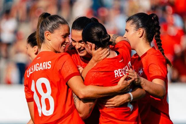 Winterthur, Switzerland, June 26th 2025: GÃ raldine Reuteler (6 Switzerland) celebrating her first goal for the 2:1 with the Swiss team during the Women s International Friendlies - Switzerland v Czech Republic at Stadium Schützenwiese in Winterthur, Zurich. (Mike Wiss SPP) Copyright: xMikexWissx xSPPx spp-en-MiWiSp-088