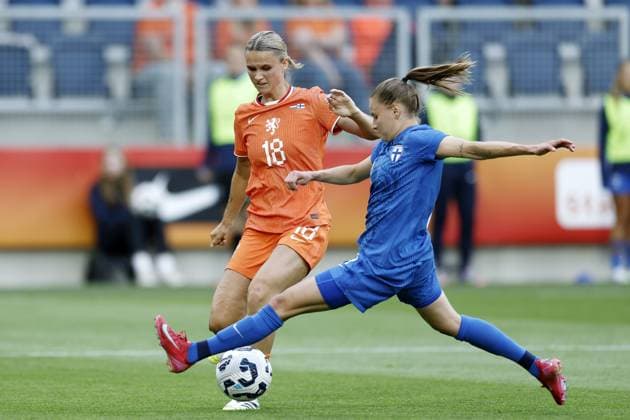 LEEUWARDEN - (l-r) Kerstin Casparij of Holland women , Katariina Kosola of Finland women during the European Championship, EM, Europameisterschaft practice match between the Netherlands and Finland at the SC Cambuur stadium on June 26, 2025 in Leeuwarden, Netherlands. ANP ROBIN VAN LONKHUIJSEN xVIxANPxSportx xxANPxIVx 530538029 originalFilename: 530538029.jpg