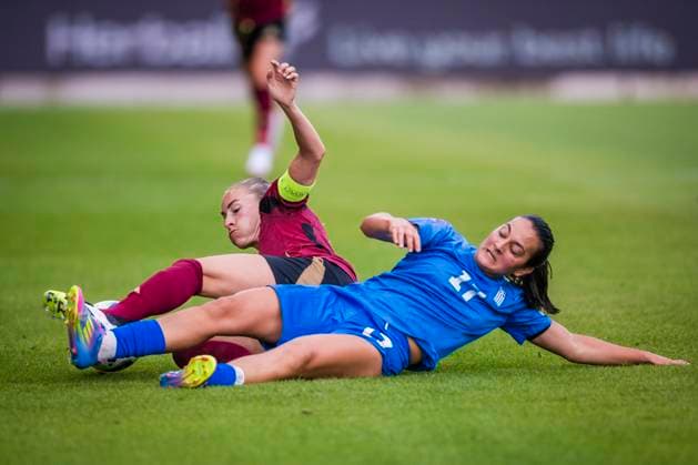 Belgium Red Flames vs Greece - Friendly international MOLENBEEK, BELGIUM - JUNE 26 : Wullaert Tessa forward of Belgium fights for the ball with a playr of Greece pictured during the International Friendly, Länderspiel, Nationalmannschaft game between Belgium and Greece. The last match before leaving to the European Championships. on June 26, 2025 in Molenbeek, Belgium, 26 06 2025 ( Photo Gregory Van Gansen Photonews ) Molenbeek Belgium  Copyright: xGvgx