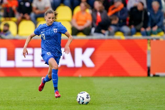2025-06-26 Netherlands v Finland - Women s International Friendly, Länderspiel, Nationalmannschaft Match KOOI STADION, NETHERLANDS - JUNE 26: Katariina Kosola of Finland runs with the ball during the Women s International Friendly Match match between Netherlands and Finland at Leeuwarden on June 26, 2025 in Kooi Stadion, Netherlands. Kooi Stadion Leeuwarden Netherlands Content not available for redistribution in The Netherlands directly or indirectly through any third parties. Copyright: xAndrexWeeningx