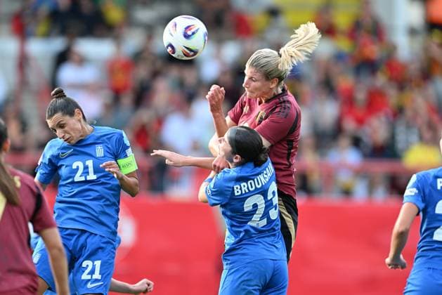 250626 BELGIUM VS GREECE Justine Vanhaevermaet (10) of Belgium pictured during a friendly game between the national teams of Belgium, called the Red Flames, and Greece ahead of the European Championship, EM, Europameisterschaft in Switzerland 2025, on Thursday 26 June 2025 in Molenbeek , Belgium . PHOTO SPORTPIX David Catry Molenbeek Brussels Belgium  Copyright: xSportpix.bex xDavidxCatryxDavidxCatryx