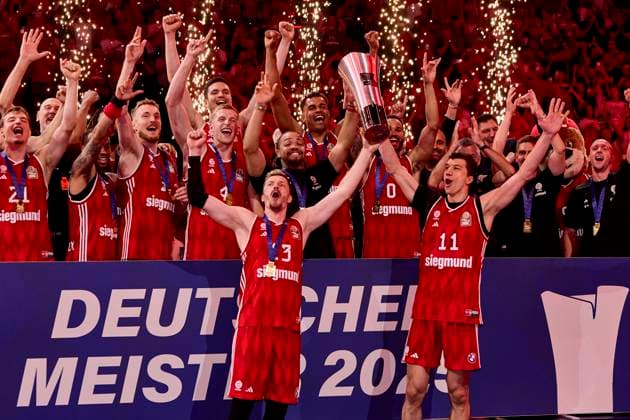 Sport Bilder des Tages Sport Bilder des Tages Deutsche Basketball Bundesliga (BBL), FC Bayern München Basketball vs ratiopharm ulm, München FC Bayern Basketball, ulm ratiopharm, 2025-06-26 in München (SAP Garden) LUCIC Vladimir (FC Bayern Basketball FCBB11 Small Forward), OBST Andreas (FC Bayern Basketball FCBB13 Shooting Guard) sportworld München SAP Garden Bayern Deutschland