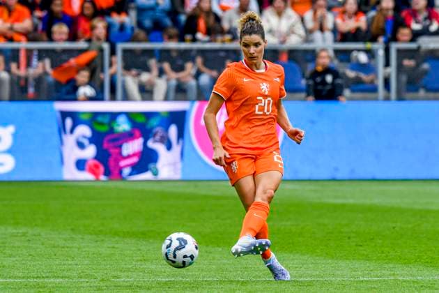 Dominique Janssen of the Netherlands passes the ball Netherlands v Finland, , Netherlands v Finland, Kooi Stadion, June 26, 2025, Leeuwarden, Netherlands.