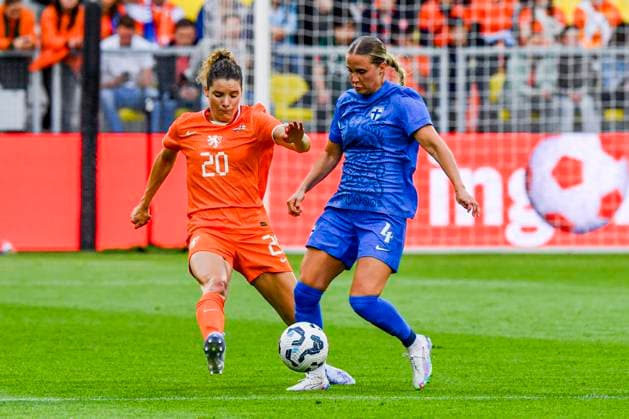 Ria Oling of Finland and Dominique Janssen of the Netherlands battle for the ball Netherlands v Finland, , Netherlands v Finland, Kooi Stadion, June 26, 2025, Leeuwarden, Netherlands.