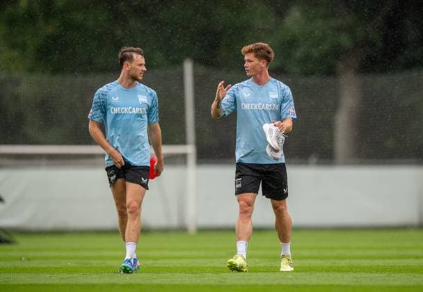 Fussball, Herren, Saison 2025 26, 2. Bundesliga, Hertha BSC, Training, v.l. Pascal Klemens (Hertha BSC), Sebastian Grönning (Hertha BSC), 27.06. 2025,