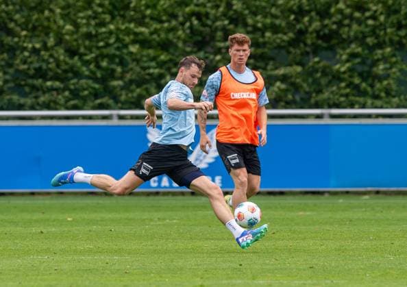 Fussball, Herren, Saison 2025 26, 2. Bundesliga, Hertha BSC, Training, v.l. Pascal Klemens (Hertha BSC), Sebastian Grönning (Hertha BSC), 27.06. 2025,