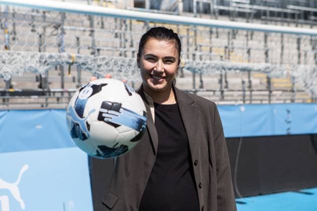 250627 Zecira Musovic poserar för ett porträtt under en presskonferens med Malmö FF där hon presenteras som nyförvärv den 27 juni 2025 i Malmö. Copyright: MATSxJAVERUD BB250627BB272