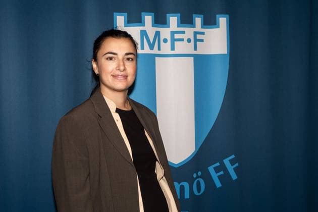 250627 Zecira Musovic poserar för ett porträtt under en presskonferens med Malmö FF där hon presenteras som nyförvärv den 27 juni 2025 i Malmö. Copyright: MATSxJAVERUD BB250627BB274