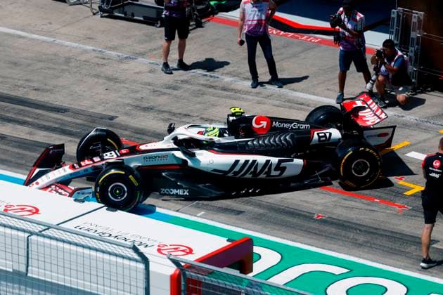 27.06.2025, xsvx, Motorsport FIA Formel 1, Grand Prix von Österreich v.l. FP1 Oliver Bearman (MoneyGram Haas F1 Team) Startnummer 87 (FIA REGULATIONS PROHIBIT ANY USE OF PHOTOGRAPHS as IMAGE SEQUENCES and or QUASI-VIDEO) Zeltweg-Spielberg