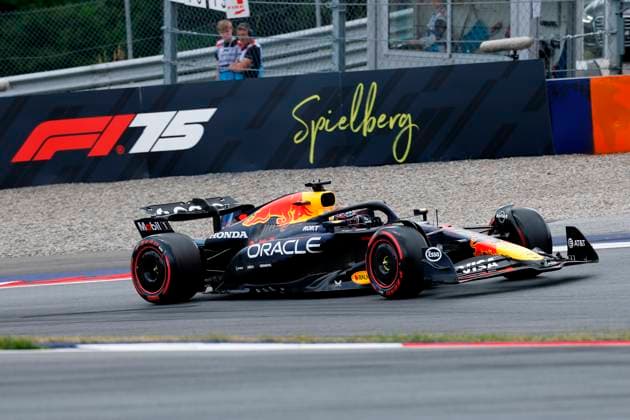 27.06.2025, xsvx, Motorsport FIA Formel 1, Grand Prix von Österreich v.l. FP1 Max Verstappen (Oracle Red Bull Racing) Startnummer 1 (FIA REGULATIONS PROHIBIT ANY USE OF PHOTOGRAPHS as IMAGE SEQUENCES and or QUASI-VIDEO) Zeltweg-Spielberg