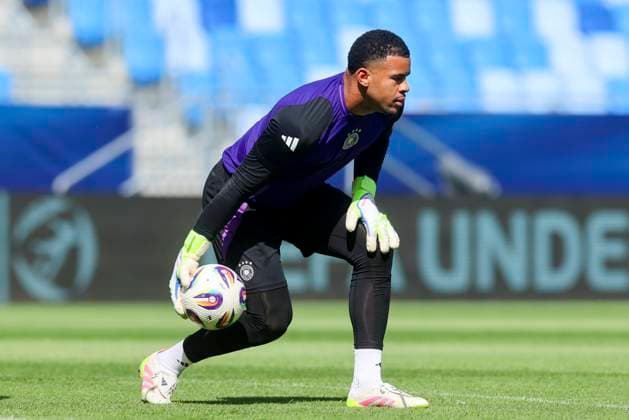 Torhueter Noah Atubolu (Germany) kontrolliert den Ball, UEFA European Under-21 Championship 2025, Training Germany 27.06.2025, Narodny FutbalovÃ½ Å tadion am 27. June 2025 in Bratislava, Slowakei. (Foto von Marco Steinbrenner DeFodi Images) Torhueter Noah Atubolu (Germany) controls the ball, UEFA European Under-21 Championship 2025, Training Germany 27.06.2025, Narodny FutbalovÃ½ Å tadion, June 27, 2025 in Bratislava, Slovakia. (Photo by Marco Steinbrenner DeFodi Images) *** Goalkeeper Noah Atubolu Germany controls the ball, UEFA European Under 21 Championship 2025, Training Germany 27 06 2025, Narodny FutbalovÃ½ Å tadion on June 27, 2025 in Bratislava, Slovakia Photo by Marco Steinbrenner DeFodi Images Goalkeeper Noah Atubolu Germany controls the ball, UEFA European Under 21 Championship 2025, Training Germany 27 06 2025, Narodny Futbalovï¿½ Å tadion, June 27, 2025 in Bratislava, Slovakia Photo by Marco Steinbrenner DeFodi Images