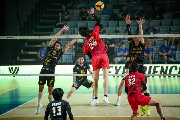 Volleyball - FIVB Men s Volleyball Nations League - Ukraine - Japan - 27.06.2025 Vasyl Tupchii (L) and Oleksandr Koval (R) of Ukraine jump to block the ball against Akito Yamazaki of Japan Mens Volleyball Nations League in Burgas, VNL Copyright: xYulianxTodorovx