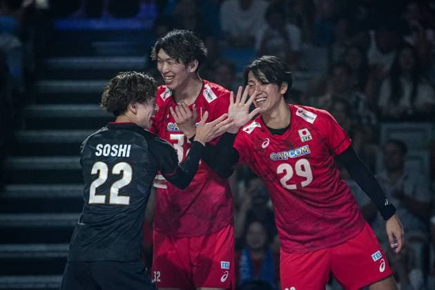 Volleyball - FIVB Men s Volleyball Nations League - Ukraine - Japan - 27.06.2025 Tomohiro Ogawa (L), Hiromasa Miwa (C) and Tatsunori Otsuka (R) celebrate a point after a play during Mens Volleyball Nations League in Burgas, VNL Copyright: xYulianxTodorovx