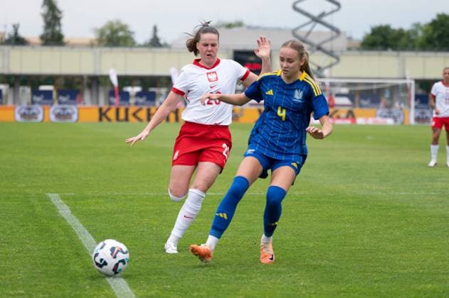 Fußball, Frauen, Länderspiel, Polen - Ukraine MIELEC 27.06.2025 MIEDZYNARODOWY MECZ TOWARZYSKI PILKI NOZNEJ KOBIET: POLSKA - UKRAINA --- INTERNATIONAL WOMEN S FRIENDLY FOOTBALL MATCH: POLAND - UKRAINE ADRIANA ACHCINSKA YANA KOTYK FOT. MICHAL TRZPIS 400MM.PL NEWSPIX.PL --- newspix.pl 