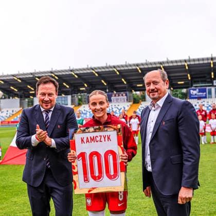 Fußball, Frauen, Länderspiel, Polen - Ukraine 27.06.2025 MIELEC, UL.SOLSKIEGO, STADION IMIENIEM GRZEGORZA LATY PILKA NOZNA KOBIET ( WOMEN S FOOTBALL) ZGRUPOWANIE REPREZENTACJI POLSKI KOBIET PRZED MISTRZOSTWAMI EUROPY KOBIET - uefa women s euro 2025 MECZ TOWARZYSKI REPREZENTACJI KOBIET ( International Friendly, Länderspiel, Nationalmannschaft GAME) MECZ POLSKA - UKRAINA ( GAME POLAND - UKRAINE ) NZ LUKASZ WACHOWSKI, EWELINA KAMCZYK, MIECZYSLAW GOLBA 100 WYSTEPOW W REPREZENTACJI FOTO LUKASZ GROCHALA CYFRASPORT NEWSPIX.PL --- Newspix.pl  20250627cslg1004