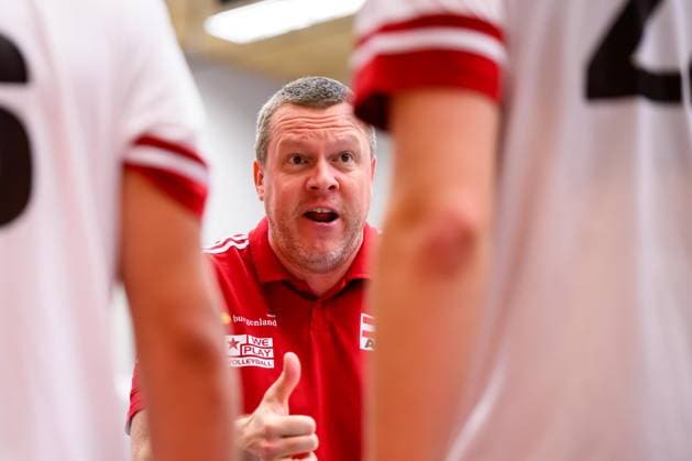 Volleyball, CEV Silver League, Österreich - Schweden VOLLEYBALL - CEV Silver League AMSTETTEN,AUSTRIA,27.JUN.25 - VOLLEYBALL - CEV European Silver League, OEVV international match, Länderspiel, Nationalmannschaft Austria vs Sweden. Image shows head coach Radovan Gacic (AUT).  GEPAxpictures xDanielaxMoser