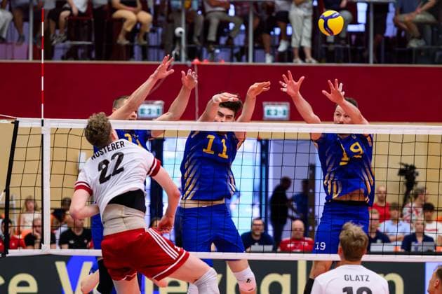 Volleyball, CEV Silver League, Österreich - Schweden VOLLEYBALL - CEV Silver League AMSTETTEN,AUSTRIA,27.JUN.25 - VOLLEYBALL - CEV European Silver League, OEVV international match, Länderspiel, Nationalmannschaft Austria vs Sweden. Image shows Patrik Johansson and Viktor Lindberg (SWE).  GEPAxpictures xDanielaxMoser