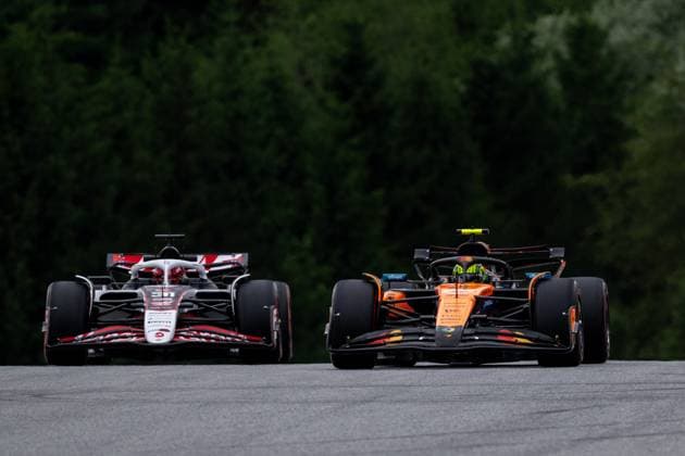 Lando Norris (McLaren Formula 1 Team, Großbritannien, 04) im MCL39, Esteban Ocon (MoneyGram Haas F1 Team, Frankreich, 31) im VF-25, AUT, Formel 1 Weltmeisterschaft, MSC Cruises Grand Prix von Oesterreich, Red Bull Ring Spielberg, Freies Training, Saison 2025, 27.06.2025 AUT, Formel 1 Weltmeisterschaft, MSC Cruises Grand Prix von Oesterreich, Red Bull Ring Spielberg, Freies Training, Saison 2025, 27.06.2025 Spielberg Copyright: xEibner-Pressefoto Memmlerx EP_MMR