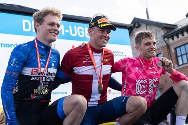 Sport Bilder des Tages June 27, 2025, Aalborg, The North Jutland Region, Denmark: (L-R) Silver medalist Niklas Larsen of BHS-PL Beton Bornholm, gold medalist Mads Pedersen of Team Lidl-Trek and bronze medalist Kasper Asgreen of Team EF Education - EasyPost pose on the podium during the medal ceremony after the Men s Elite Individual Time Trial at the Danish Championships. When DM Week returns to Aalborg from 23-29 June 2025, there will be more sports than ever before, new disciplines on the program and an entire city in motion. During an intense week, some of Denmark s most talented athletes will compete for DM gold in over 120 disciplines - from classics like cycling and swimming to high diving from the Limfjord Bridge, dance, speedway and 3x3 basketball. This will be the fourth time DM Week has been held, and the third time Aalborg has hosted it. Aalborg Denmark - ZUMAs197 20250627_aaa_s197_129 Copyright: xKristianxTuxenxLadegaardxBergx