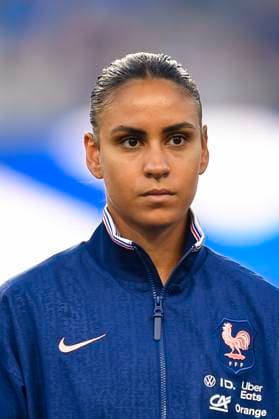 Grenoble, France - June 27: Maelle Lakrar of France getting into the field prior to the Women s International Friendly, Länderspiel, Nationalmannschaft match between France and Brazil at Stade des Alpes on June 27, 2025 in Grenoble, France. (Photo by Eurasia Images) Grenoble Stade des Alpes France