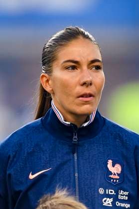 Grenoble, France - June 27: Clara Mateo of France getting into the field prior to the Women s International Friendly, Länderspiel, Nationalmannschaft match between France and Brazil at Stade des Alpes on June 27, 2025 in Grenoble, France. (Photo by Eurasia Images) Grenoble Stade des Alpes France