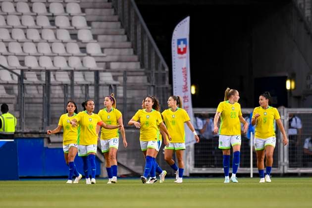 Grenoble, France - June 27: Brazil players celebrate another goal during the Women s International Friendly, Länderspiel, Nationalmannschaft match between France and Brazil at Stade des Alpes on June 27, 2025 in Grenoble, France. (Photo by Eurasia Images) Grenoble Stade des Alpes France