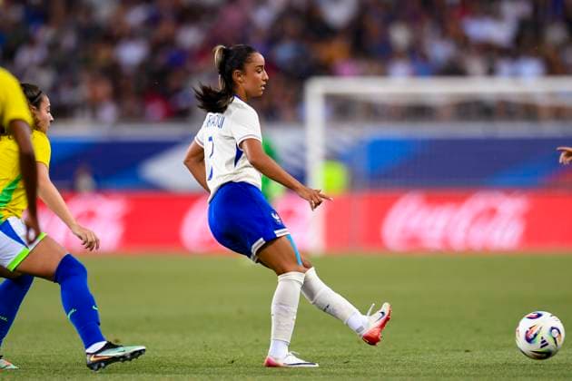 Grenoble, France - June 27: Sakina Karchaoui of France passes the ball during the Women s International Friendly, Länderspiel, Nationalmannschaft match between France and Brazil at Stade des Alpes on June 27, 2025 in Grenoble, France. (Photo by Eurasia Images) Grenoble Stade des Alpes France