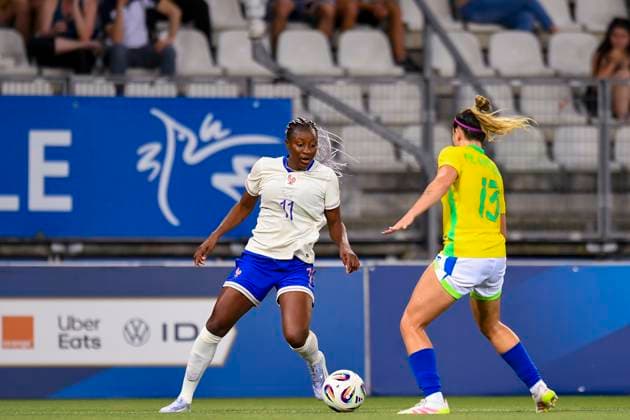 Grenoble, France - June 27: Kadidiatou Diani of France (L) dribbles against Fernanda Palermo of Brazil (R) during the Women s International Friendly, Länderspiel, Nationalmannschaft match between France and Brazil at Stade des Alpes on June 27, 2025 in Grenoble, France. (Photo by Eurasia Images) Grenoble Stade des Alpes France