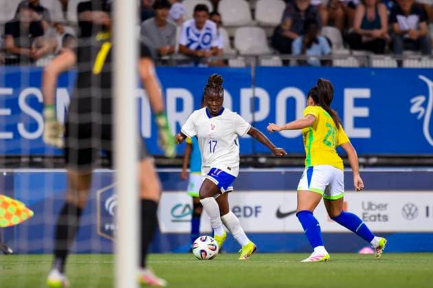 Grenoble, France - June 27: Sandy Baltimore of France (L) plays against Mariza Silva of Brazil (R) during the Women s International Friendly, Länderspiel, Nationalmannschaft match between France and Brazil at Stade des Alpes on June 27, 2025 in Grenoble, France. (Photo by Eurasia Images) Grenoble Stade des Alpes France